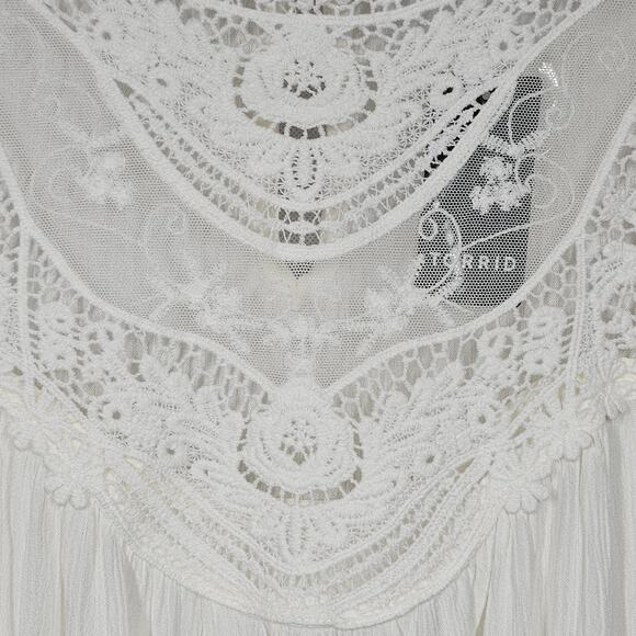 Torrid Crinkle Gauze Crochet Detail Tank in White NWT Size 1/ 1X/ 14-16 - Picture 4 of 9